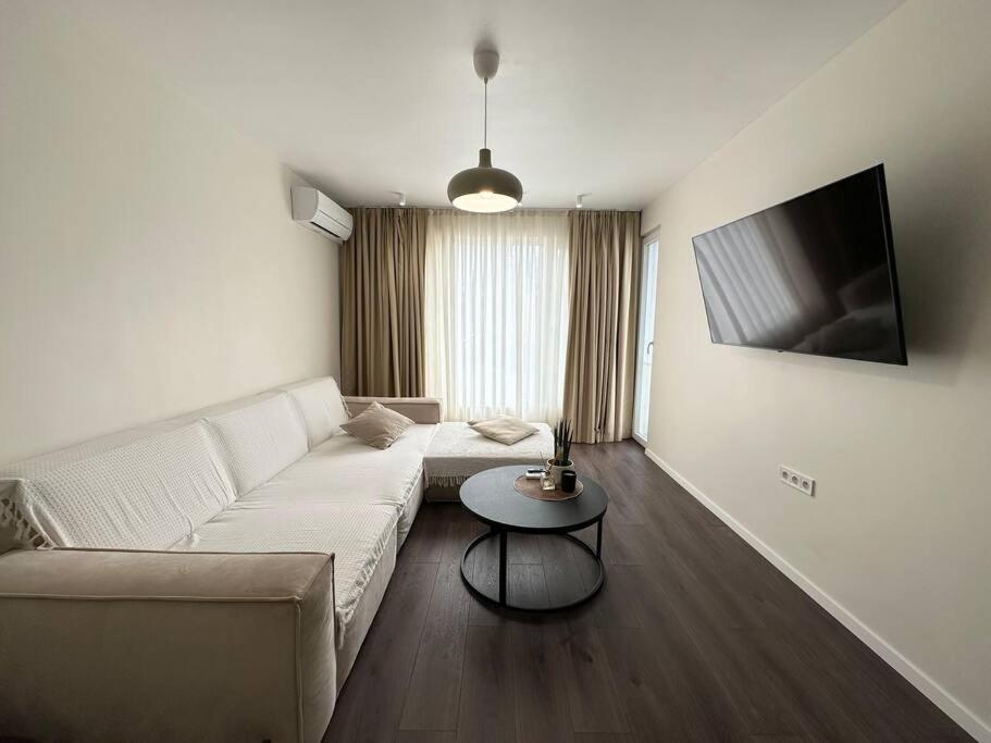 New Luxury Furnished Apartment - Beach, Varna Center & Fast Wi-Fi 외부 사진