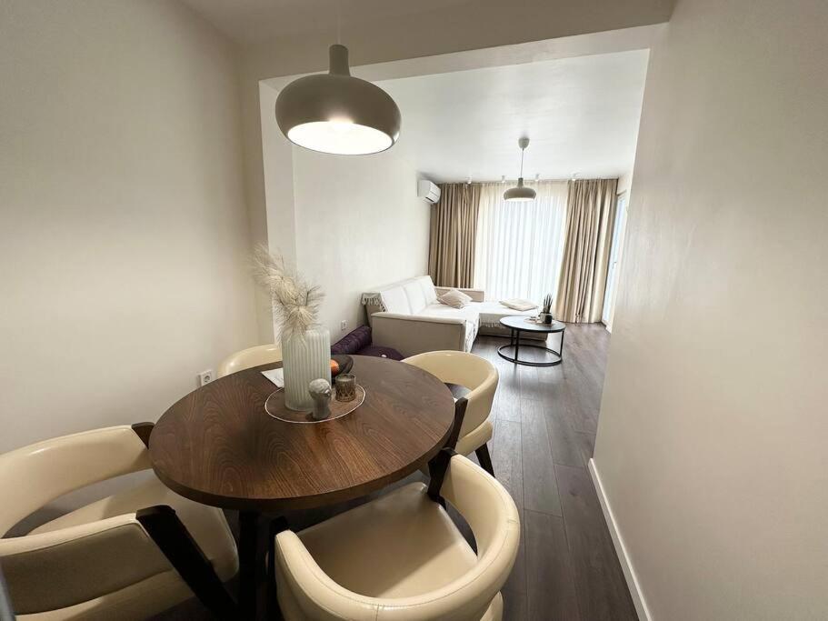 New Luxury Furnished Apartment - Beach, Varna Center & Fast Wi-Fi 외부 사진