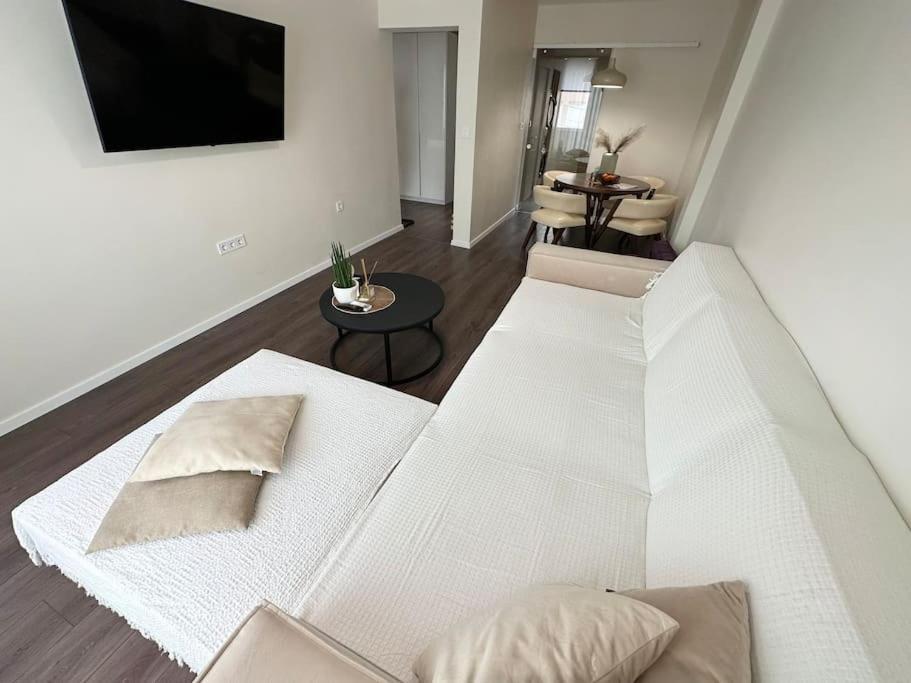New Luxury Furnished Apartment - Beach, Varna Center & Fast Wi-Fi 외부 사진
