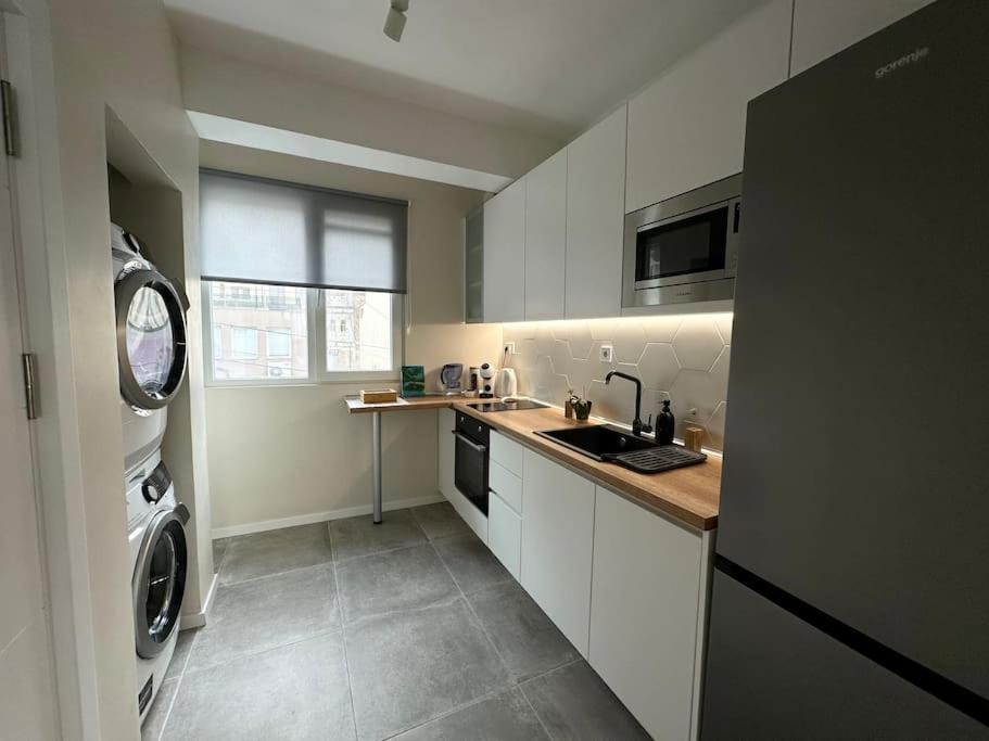 New Luxury Furnished Apartment - Beach, Varna Center & Fast Wi-Fi 외부 사진