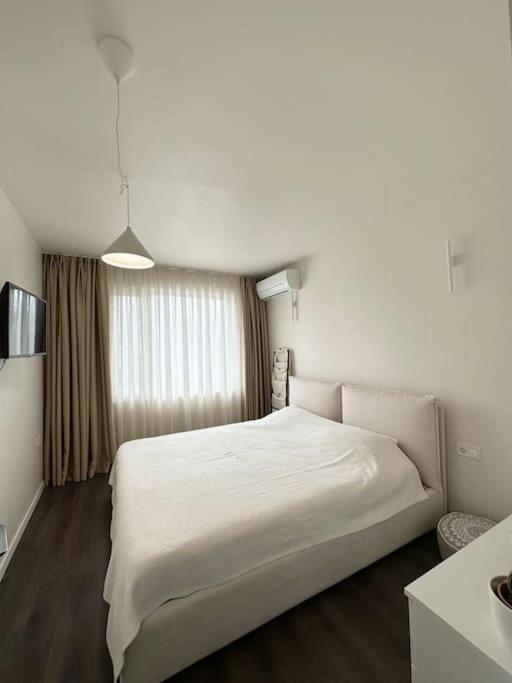 New Luxury Furnished Apartment - Beach, Varna Center & Fast Wi-Fi 외부 사진